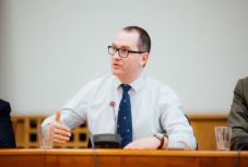 Korodi: a törvények leszűkített értelmezése nem akadályozhatja a kisebbségi jogok betartását