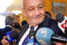 Eljárást indít a DNA Sebastian Vlădescu volt pénzügyminiszter ellen
