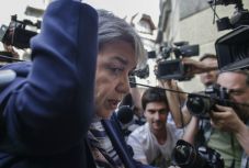 FRISSÍTVE - Több órán át hallgatta ki Sevil Shhaideh-t a DNA