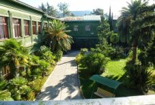 Itt relaxált minden idők egyik legvéresebb kezű diktátora