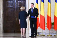 Lemondásra szólította fel Klaus Johannis a miniszterelnököt, Dăncilă egyértelmű nemet mondott