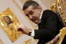 Becali imádkozott: pontot mentett a FCSB a CFR ellen Bukarestben