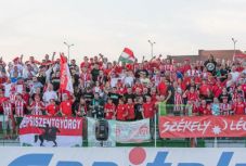 FRISSÍTVE - Történelmi focisiker és kerítésszaggató incidens Sepsiszentgyörgyön