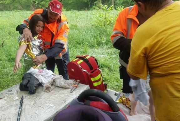 Megmentette a szakadékba zuhant családját a 11 éves kislány