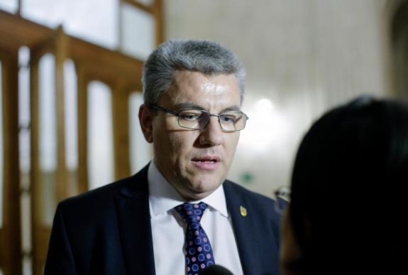 Ioan Deneş miniszter: a családot egy férfi-apa és egy nő-anya alkotja