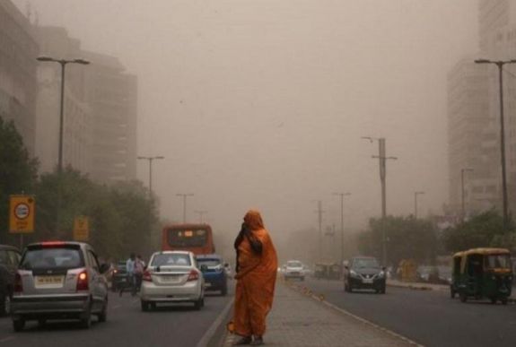 Pusztító erejű homokvihar söpört végig Észak-Indián