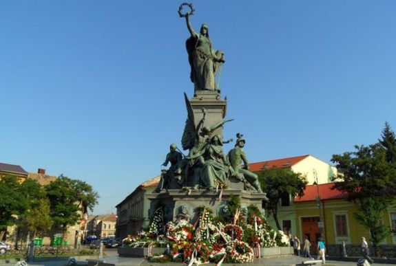 Tizenöt éves az aradi Szabadság-szobor Egyesület