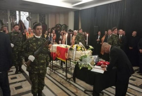 Eltemették Doina Corneát 