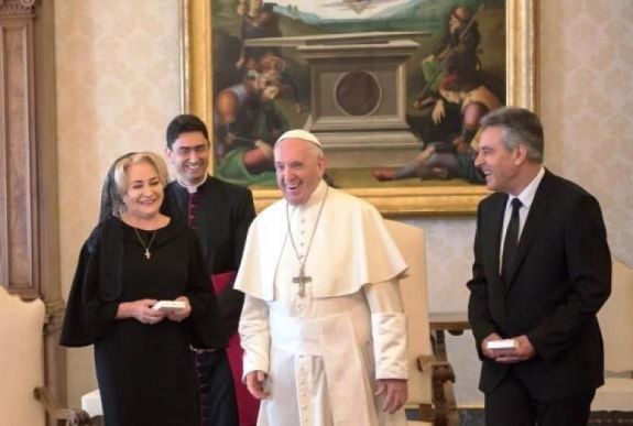 FRISSÍTVE - Ferenc pápa jövőre Romániába látogat