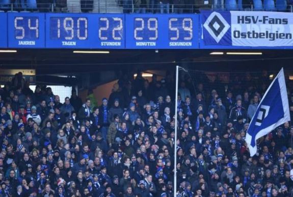 Megállt az óra Hamburgban, elborult a szurkolók agya