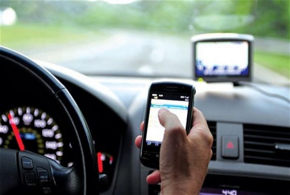 Hihetetlenül népszerű a rendőrség mobiltelefonozás-ellenes petíciója