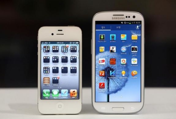 Hatalmas összeget fizet a Samsung az Apple-nek