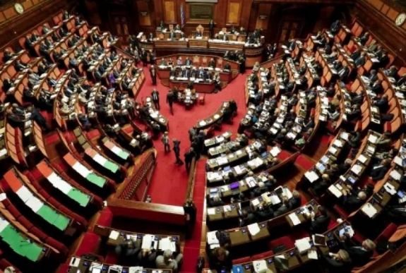 Mégsem alakul meg az új olasz kormány