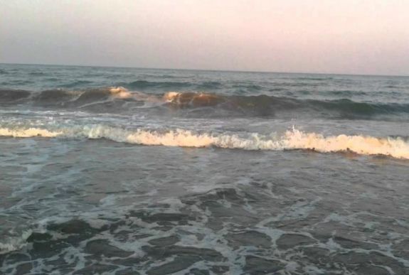 Belefulladt a Fekete-tengerbe egy turista, nem voltak vízimentők