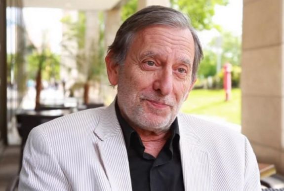 Erdélyi oktatók búcsúznak az elhunyt magyarországi reklámszakembertől