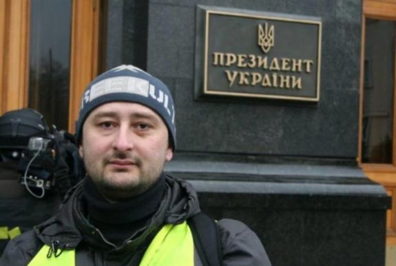 Megöltek egy orosz újságírót Kijevben