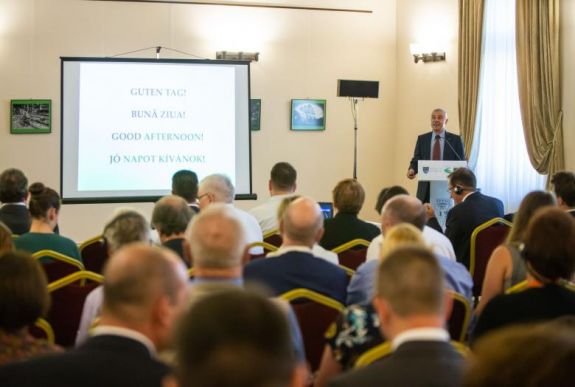 „Románia kezd példaértékűvé válni a tények letagadásában”