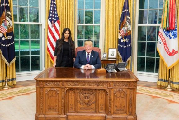Kim Kardashiant fogadta a Fehér Házban Donald Trump