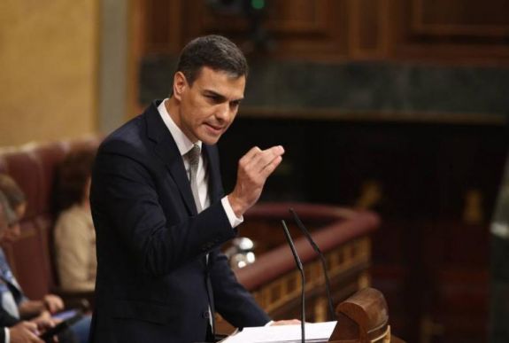 A spanyol szocialisták a miniszterelnök lemondását követelték