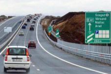 Több mint 780 ezren lépték át az ország határait a hosszú hétvégén