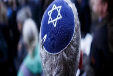 Bíró Béla: Kippás kockázatok