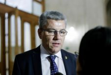 Ioan Deneş miniszter: a családot egy férfi-apa és egy nő-anya alkotja