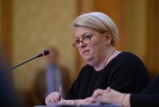 A PNL a közszolgálati televízió vezetőségének lemondását követeli