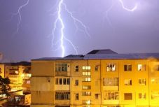 Időjárás: viharos lesz a hétvége Erdélyben