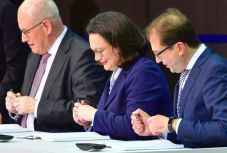 Megosztja a német kormánypártokat az EU-s kifizetések feltételekhez kötése