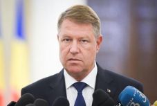 FRISSÍTVE - Offenzívában Johannis: ismét lemondásra szólította fel a kormányfőt