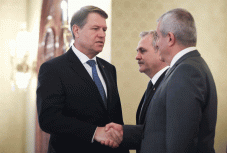 Felmérés: mélyponton a romániai politikusok népszerűsége