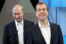 Az orosz parlament miniszterelnökké választotta Medvegyevet