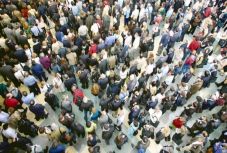 INS: Ezerrel több gyerek született márciusban, mint februárban