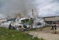 Tűz ütött ki egy szélvédőtisztító folyadékot palackozó csíkszeredai üzemnél