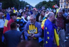 SAR-jelentés: egyre rosszabb a közhangulat, hiába egyre több a pénzünk