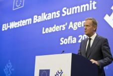 Tusk Trumpról: ilyen barátokkal nincs szükségünk ellenségekre