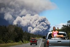 Hamuba borulhat Hawaii egyik szigete