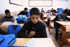 Több pénzt ad az EU a válsághelyzetben lévők oktatására