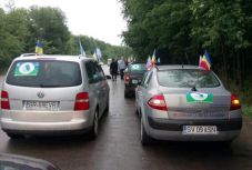 „Sztrádát akarunk!” – autóval vonultak a moldvaiak Bukarestbe