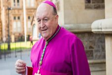 Börtön járhat egy ausztrál érseknek a papi pedofília eltussolása miatt