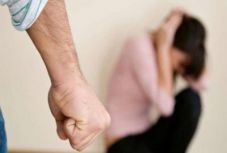 A kormány elfogadta a családon belüli erőszakot megfékező országos stratégiát