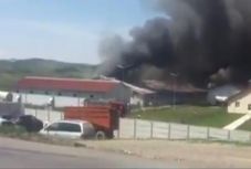 FRISSÍTVE: Új, európai uniós pályázatból épült, modern sertésfarm égett le Mezőkapuson