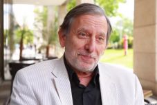 Erdélyi oktatók búcsúznak az elhunyt magyarországi reklámszakembertől 