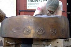 A székelyudvarhelyi Berze Imre szobrászművész kiállítása nyílik meg Budapesten