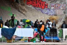 Felszámolták a legnagyobb párizsi sátortábort