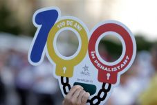 Országszerte tüntettek az alkotmánybíróság szerdai döntése ellen