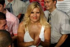 Cáfolja a Netflix, hogy filmet készítene Elena Udreáról