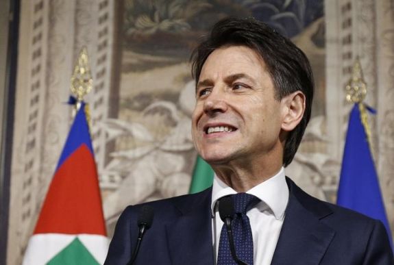 Letette a hivatali esküt Guiseppe Conte olasz miniszterelnök