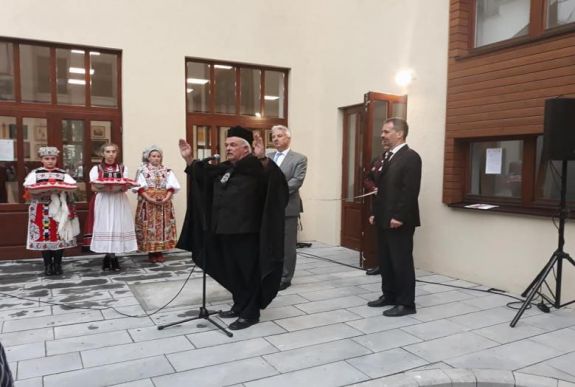 Felavatták az Apáczai Csere János Gimnázium kibővített, felújított épületét