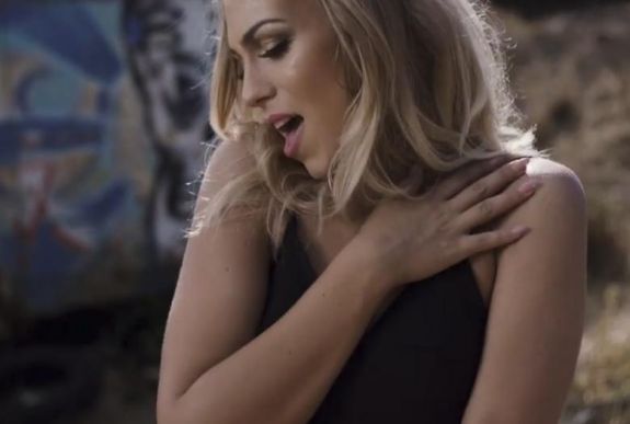 „Megmutattam, milyen az igazi székely lány” – megjelent Szőcs Renáta új videoklipje